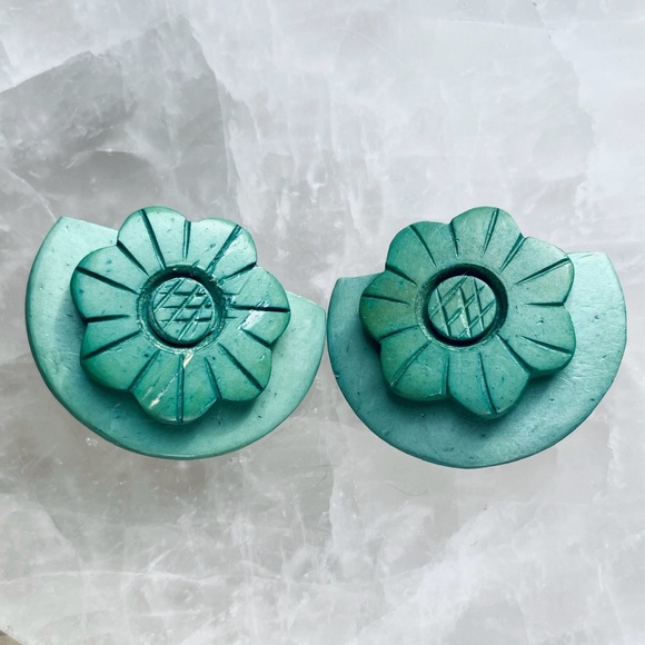Vintage Handmade Teal Green Wood Floral Clip On Earrings - Picture 2 of 5